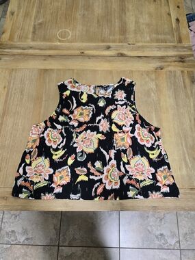 torrid Black Floral Sleeveless Crop Camisole